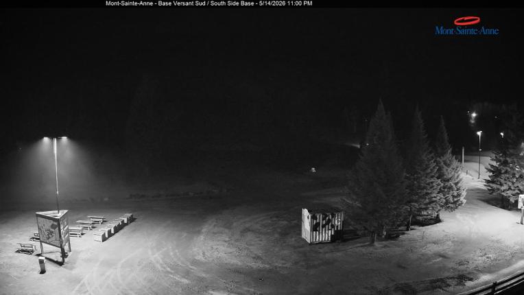 Webcam Mont-Sainte-Anne: Base de la Montagne