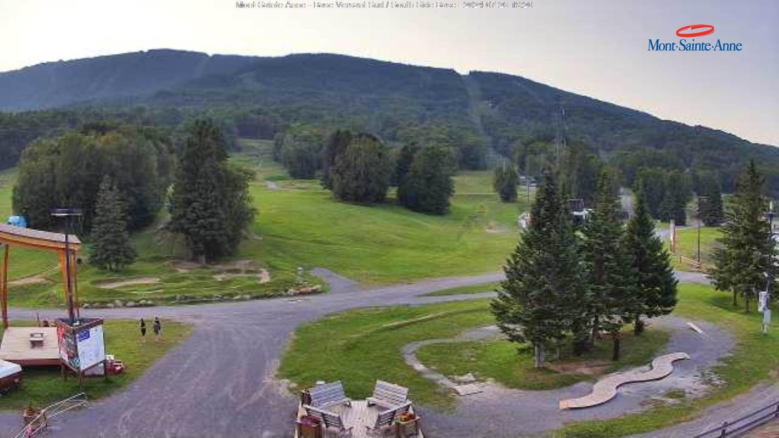 Webcam Mont-Sainte-Anne: Base de la Montagne