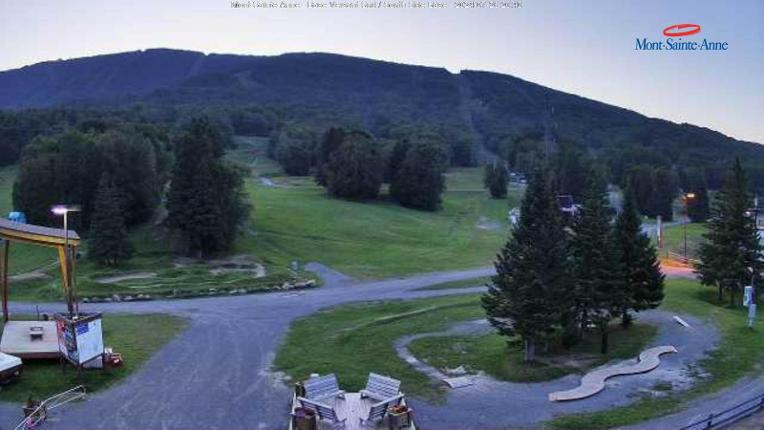 Webcam Mont-Sainte-Anne: Base de la Montagne