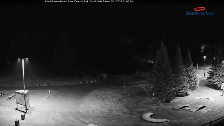 Webcam Mont-Sainte-Anne: Base de la Montagne