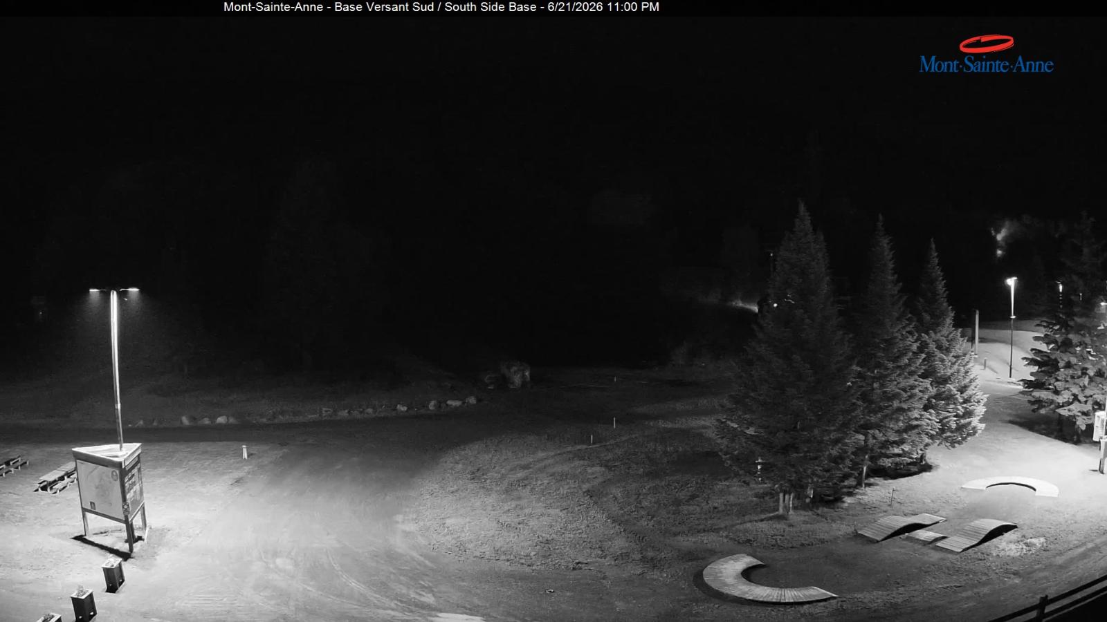 Webcam Mont-Sainte-Anne: Base de la Montagne