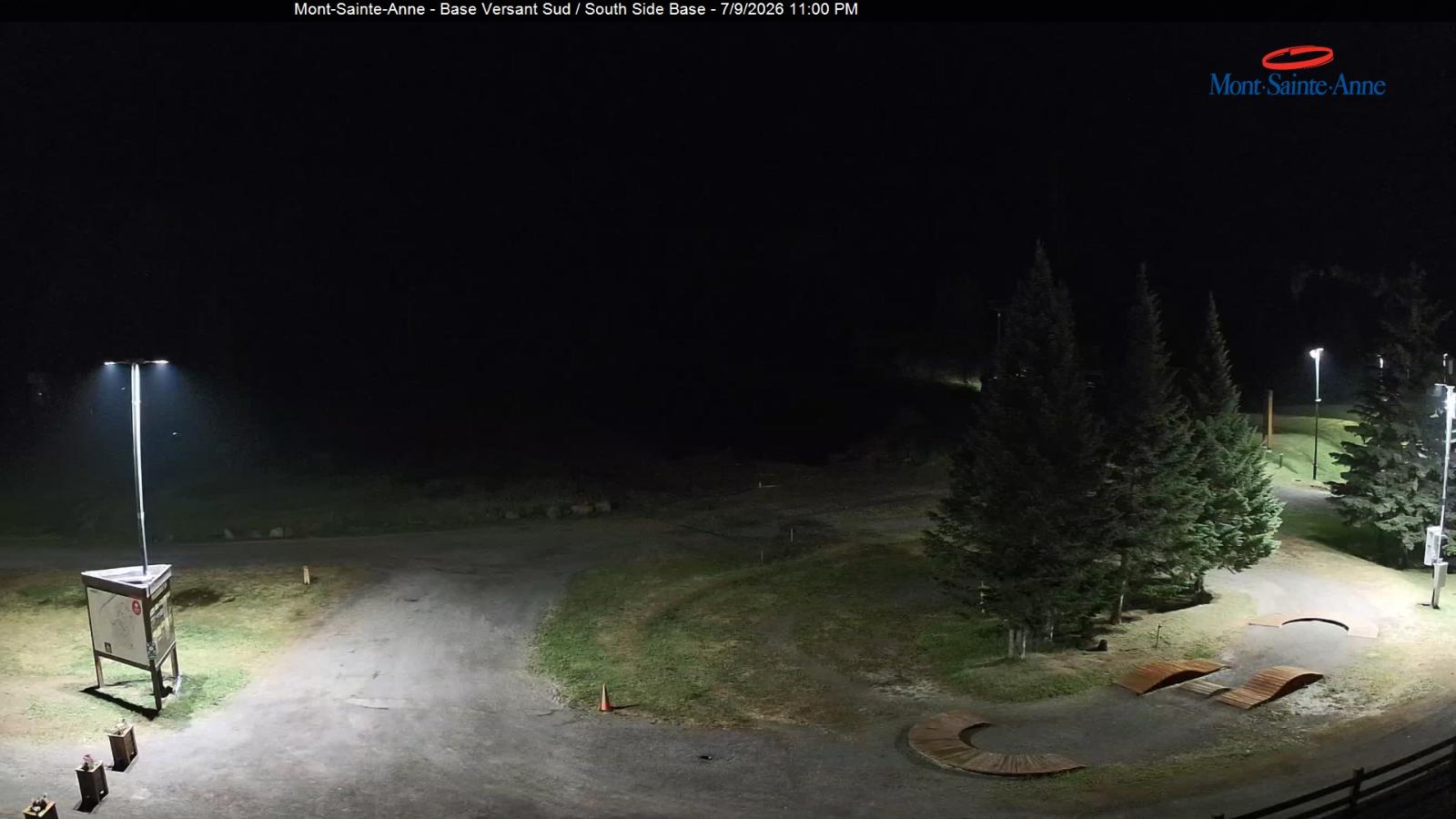 Webcam Mont-Sainte-Anne: Base de la Montagne