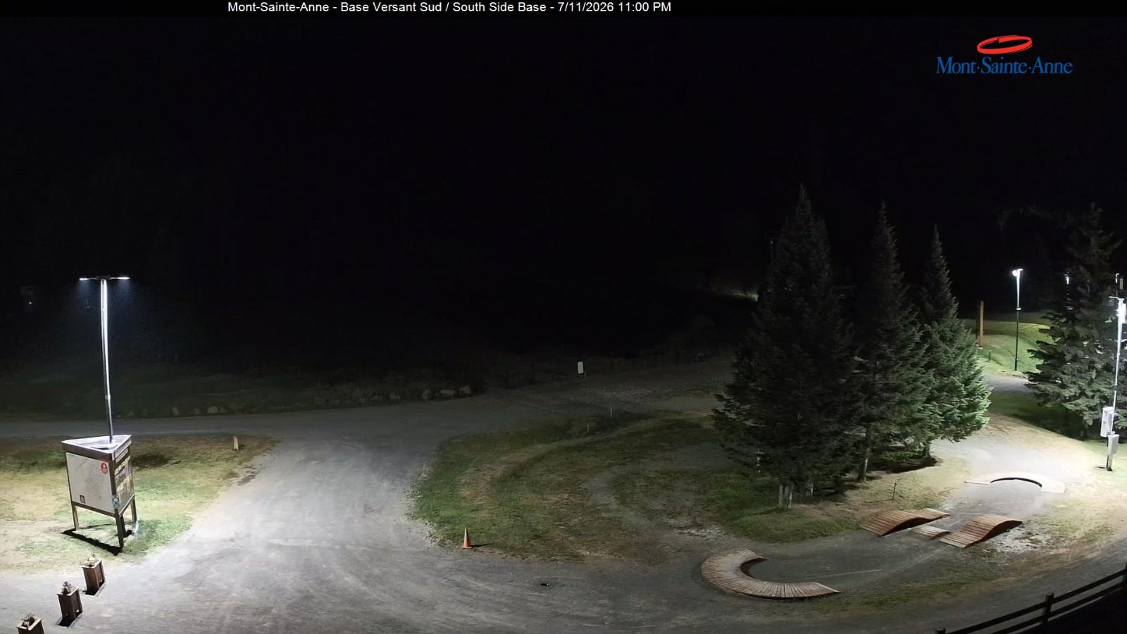Webcam Mont-Sainte-Anne: Base de la Montagne