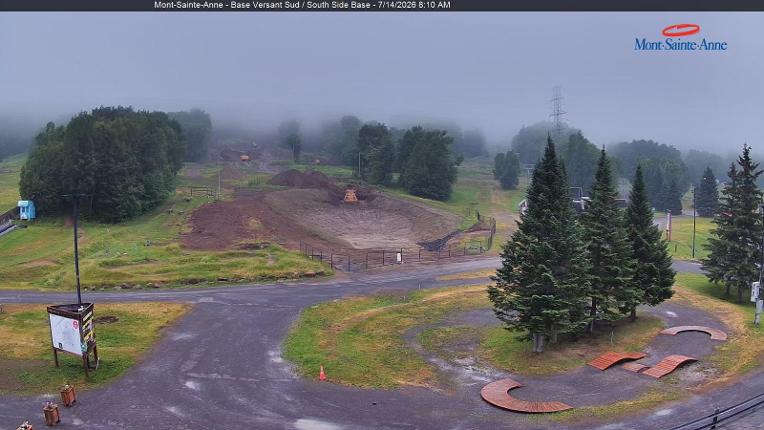Webcam Mont-Sainte-Anne: Base de la Montagne