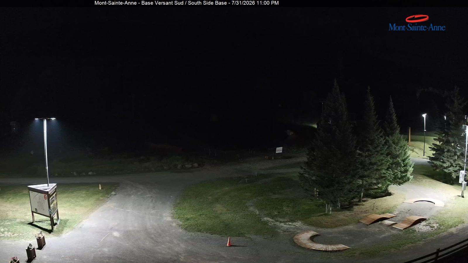 Webcam Mont-Sainte-Anne: Base de la Montagne