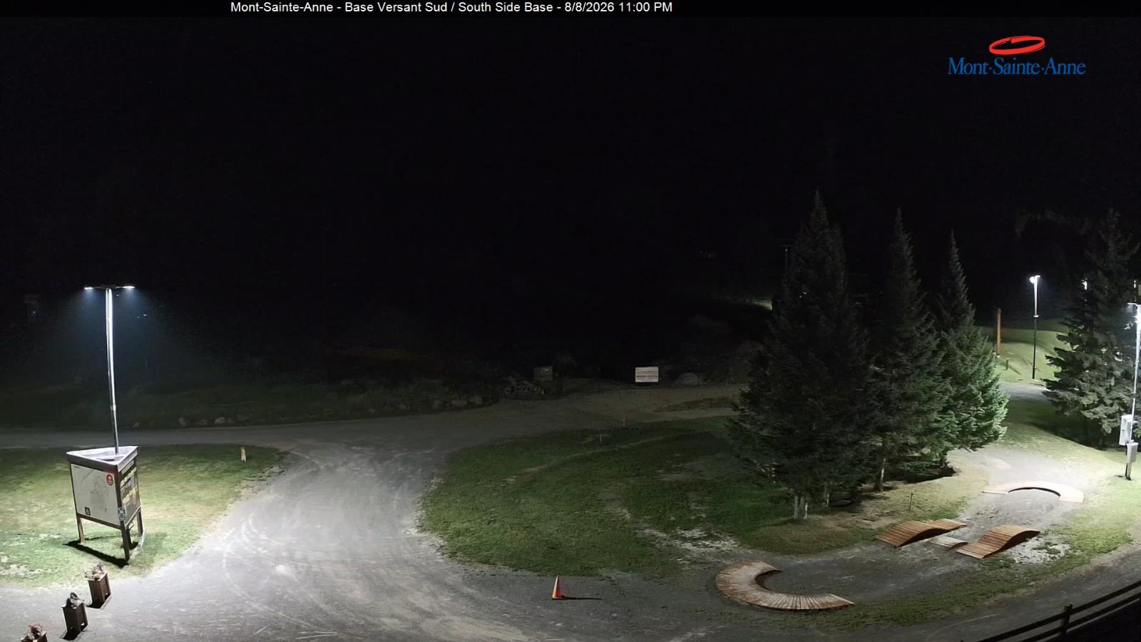 Webcam Mont-Sainte-Anne: Base de la Montagne