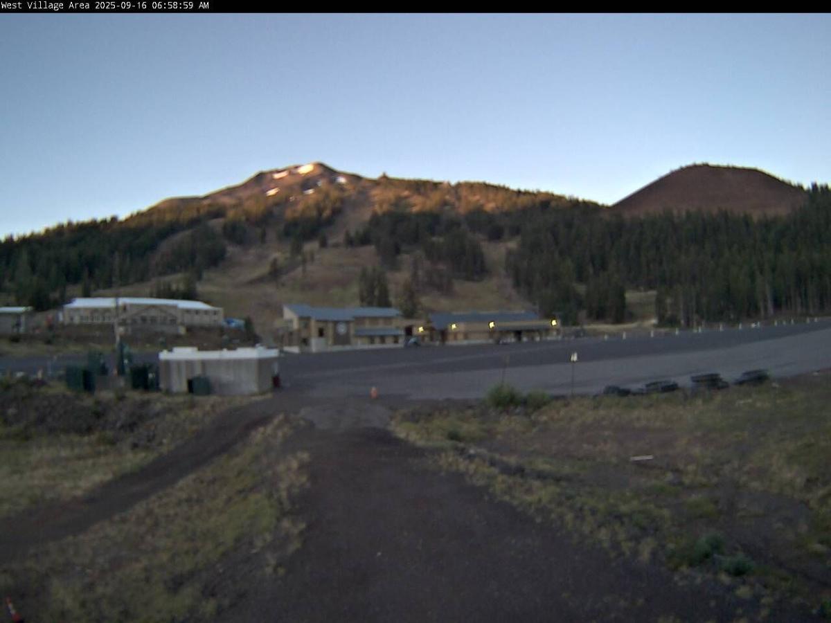 Webcam Mount Bachelor: West Village Base