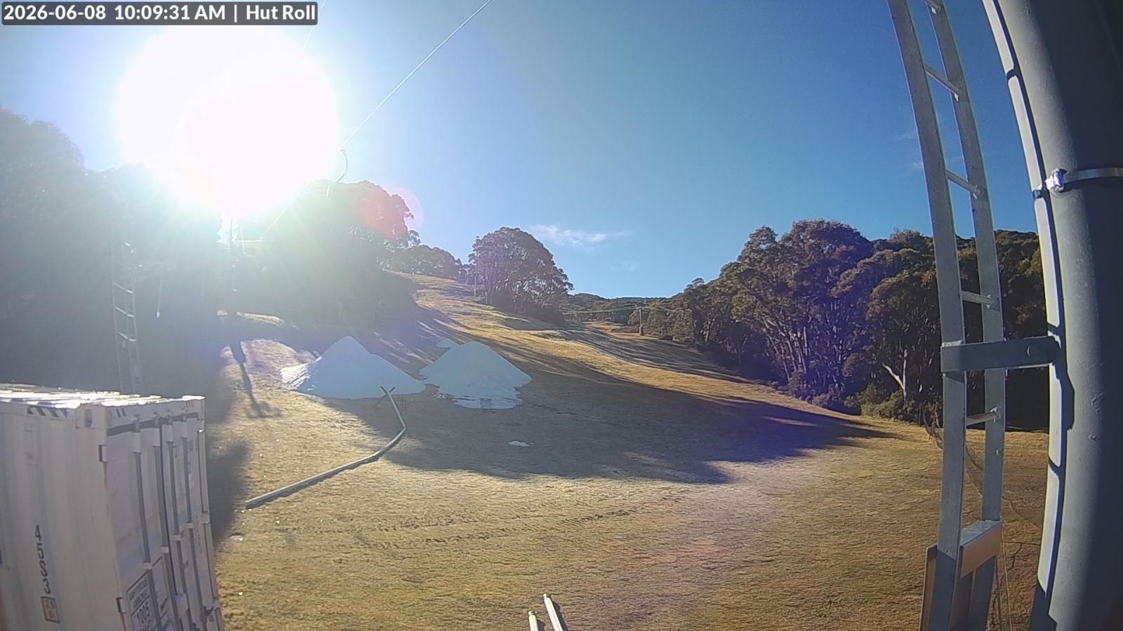 Webcam Mount Baw Baw: Hut roll