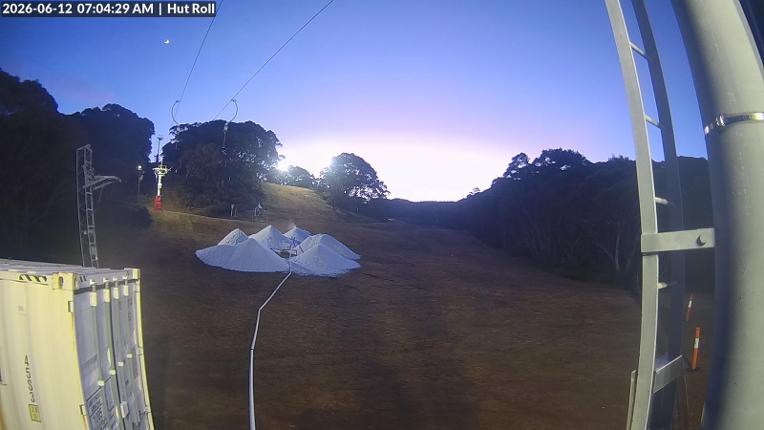 Webcam Mount Baw Baw: Hut roll