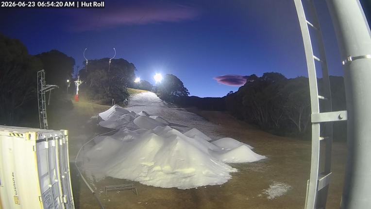 Webcam Mount Baw Baw: Hut roll
