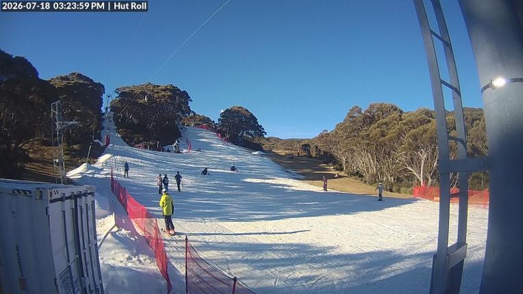 Webcam Mount Baw Baw: Hut roll