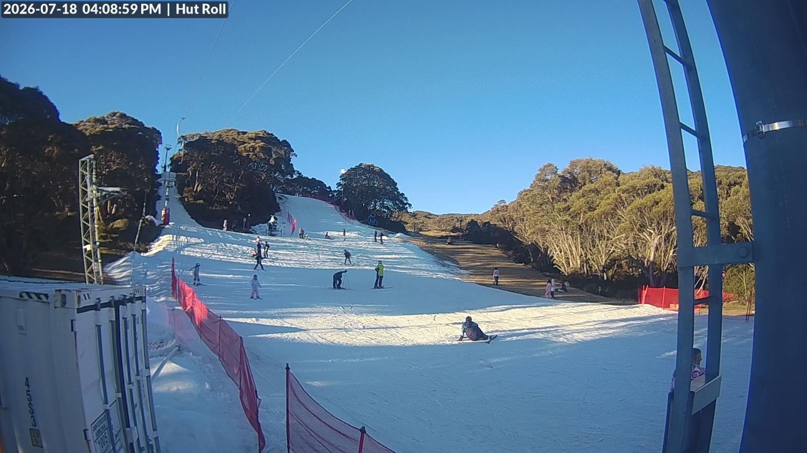 Webcam Mount Baw Baw: Hut roll