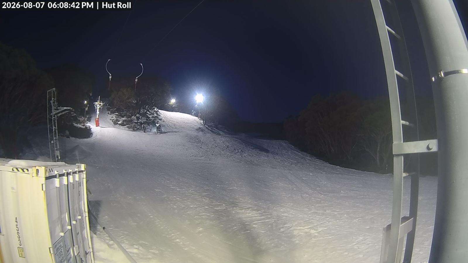 Webcam Mount Baw Baw: Hut roll