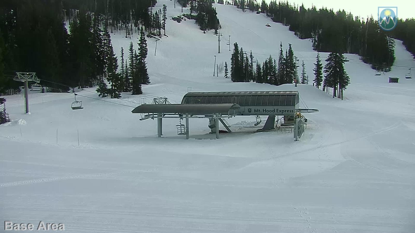 Webcam Mount Hood Meadows: Base