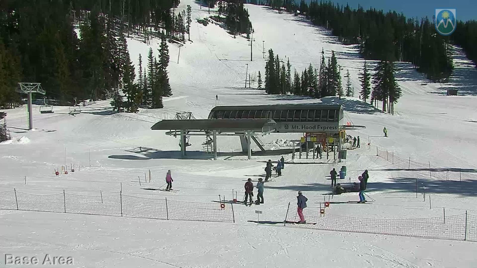 Webcam Mount Hood Meadows: Base