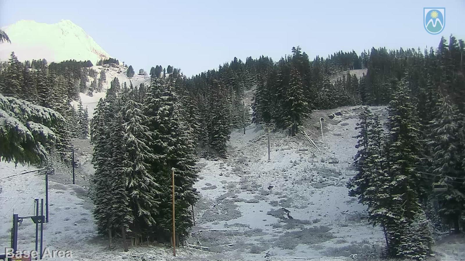 Webcam Mount Hood Meadows: Base