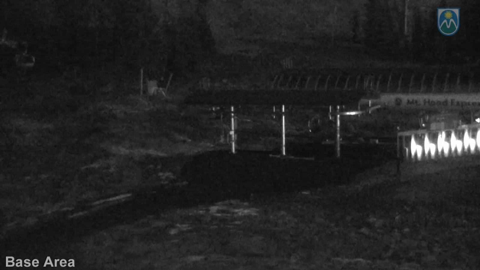 Webcam Mount Hood Meadows: Base