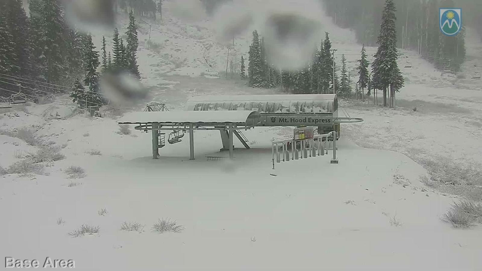Webcam Mount Hood Meadows: Base
