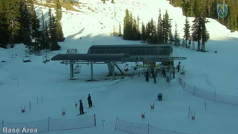 Webcam Mount Hood Meadows: Base
