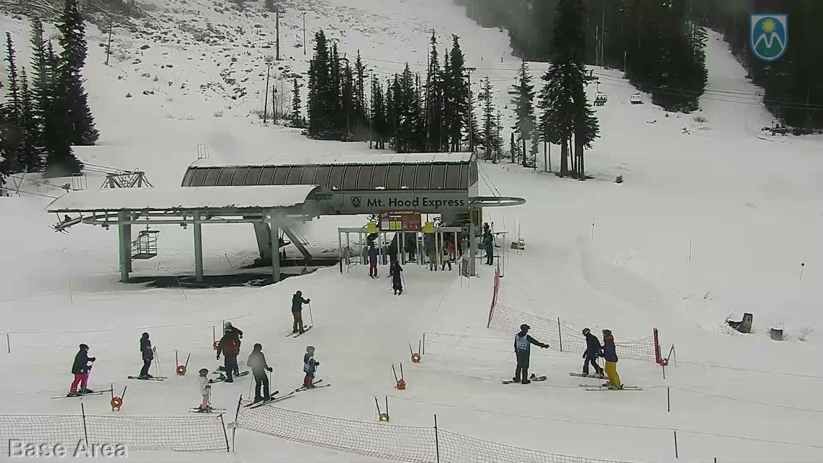 Webcam Mount Hood Meadows: Base