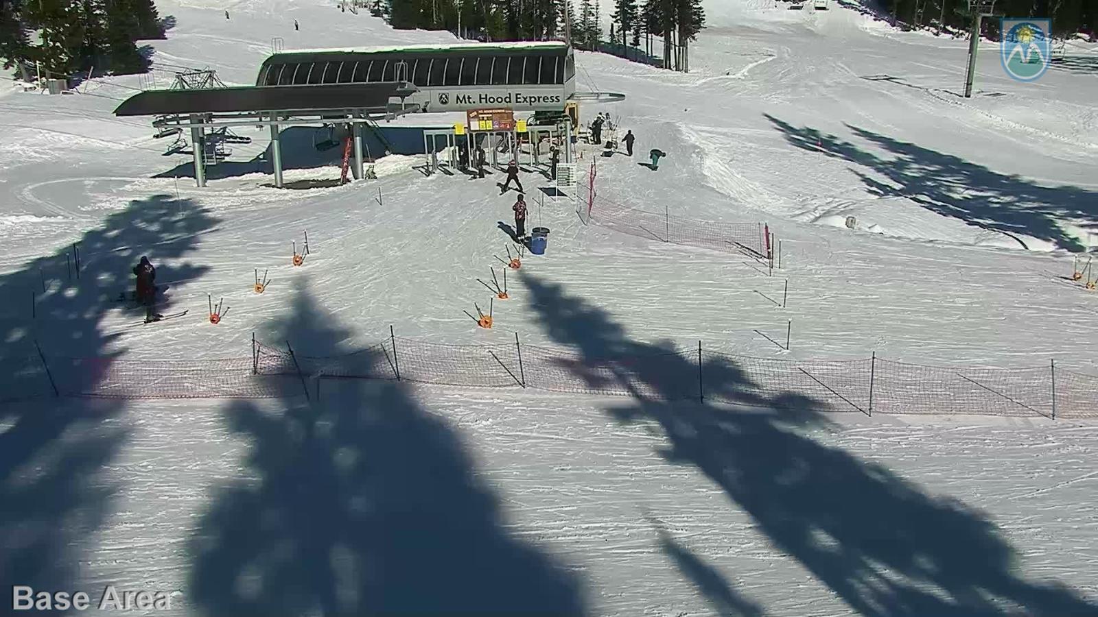 Webcam Mount Hood Meadows: Base