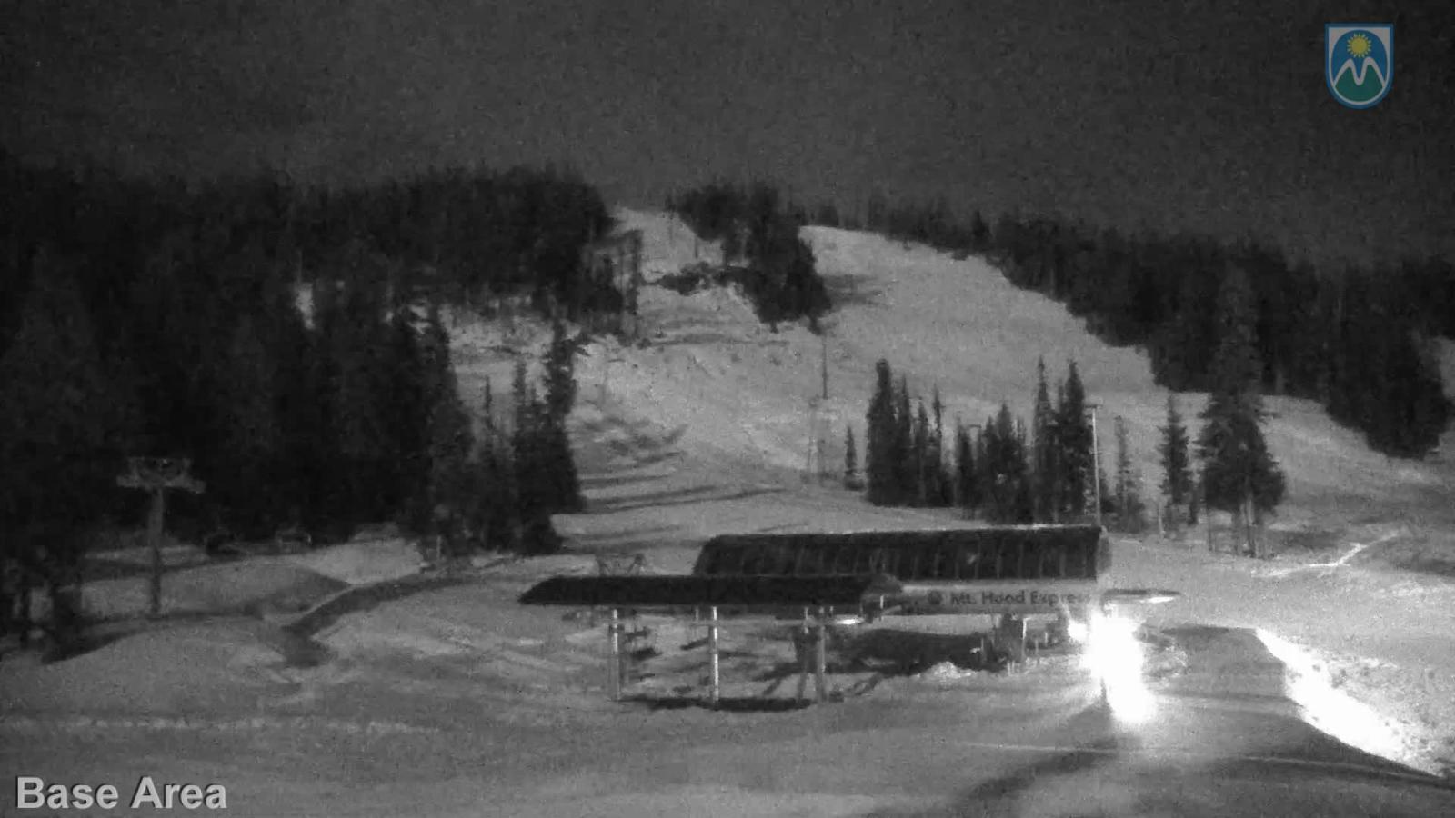 Webcam Mount Hood Meadows: Base