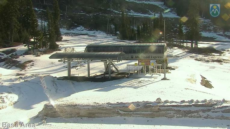 Webcam Mount Hood Meadows: Base