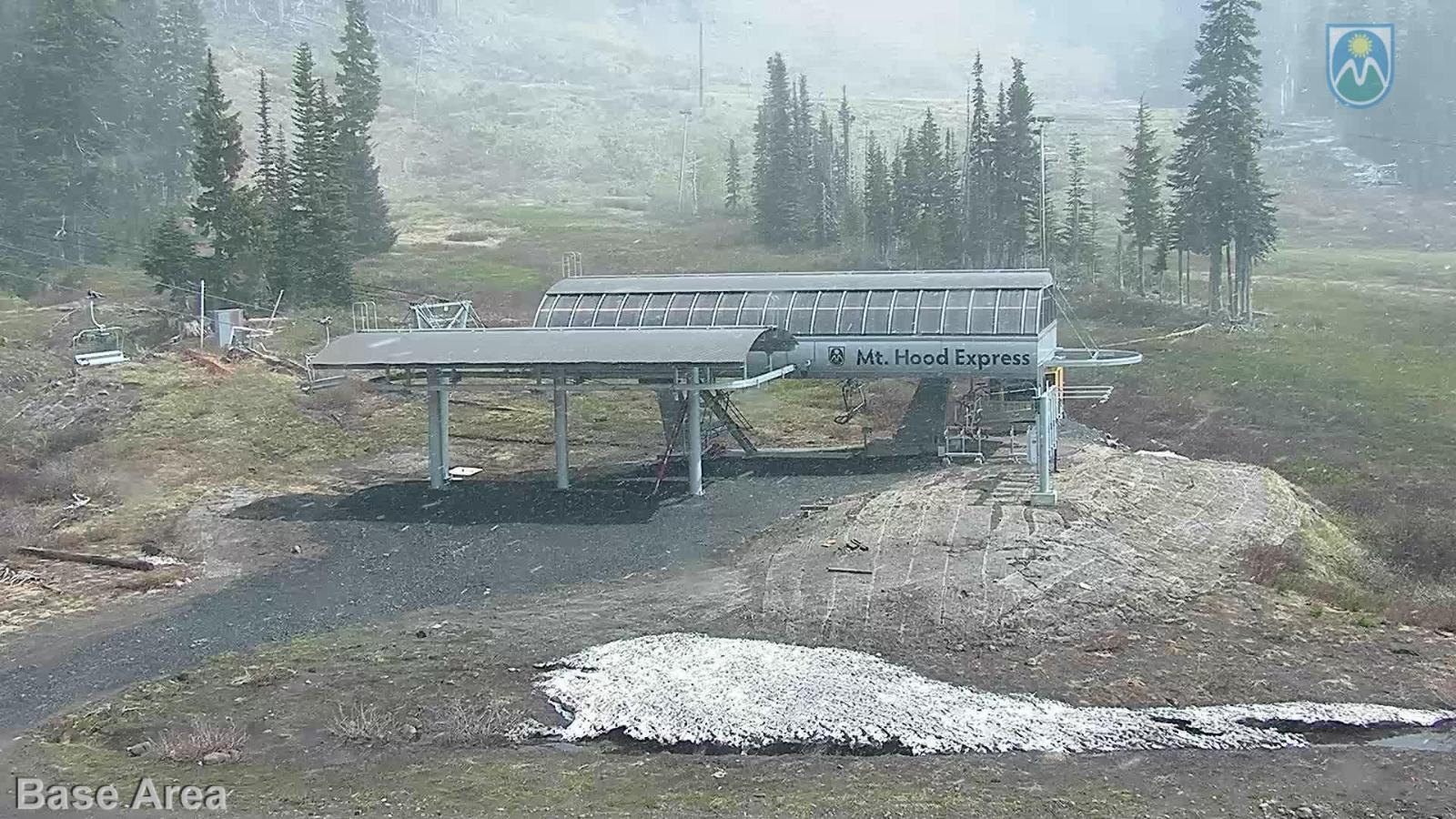 Webcam Mount Hood Meadows: Base