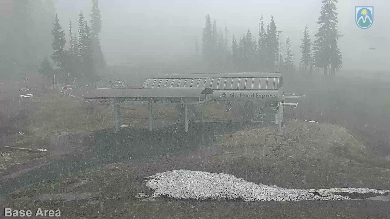 Webcam Mount Hood Meadows: Base