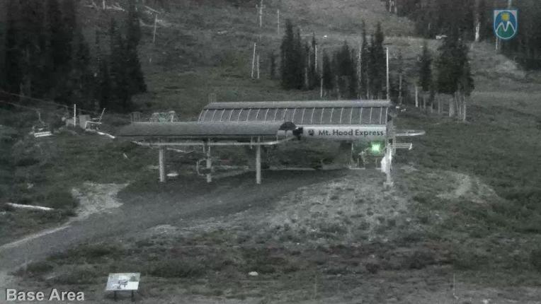 Webcam Mount Hood Meadows: Base
