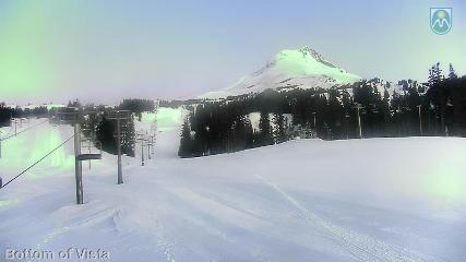 Mount Hood Meadows: Bottom of Vista (mthood.info)