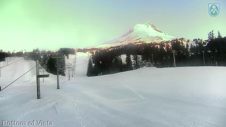 Webcam Mount Hood Meadows: Bottom of Vista