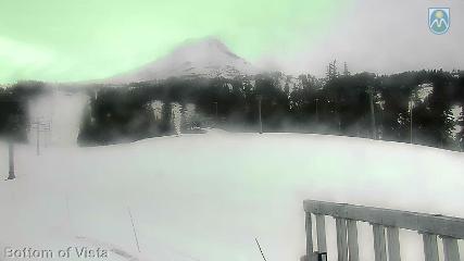 Mount Hood Meadows: Bottom of Vista (mthood.info)