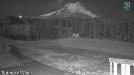 Mount Hood Meadows: Bottom of Vista (mthood.info)