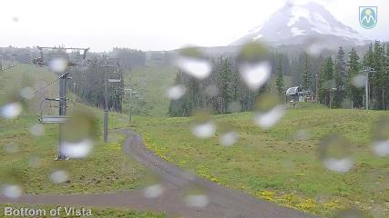 Mount Hood Meadows: Bottom of Vista (mthood.info)