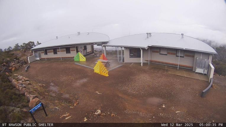 Webcam Mount Mawson: Public shelter