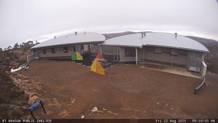 Webcam Mount Mawson: Public shelter