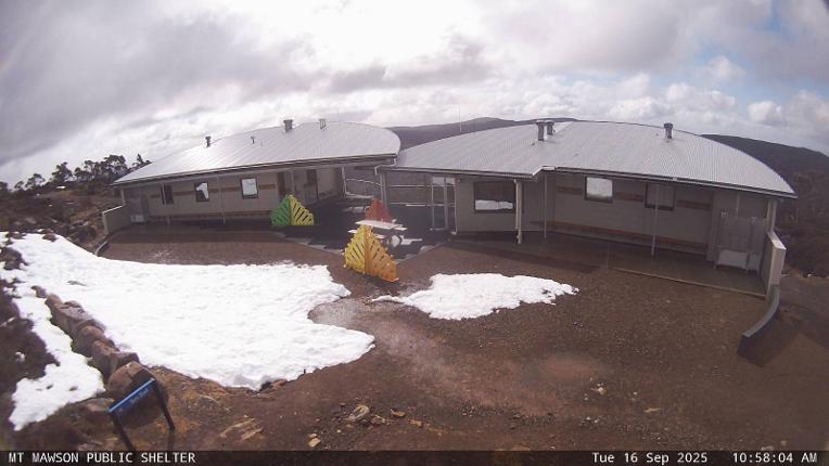 Webcam Mount Mawson: Public shelter
