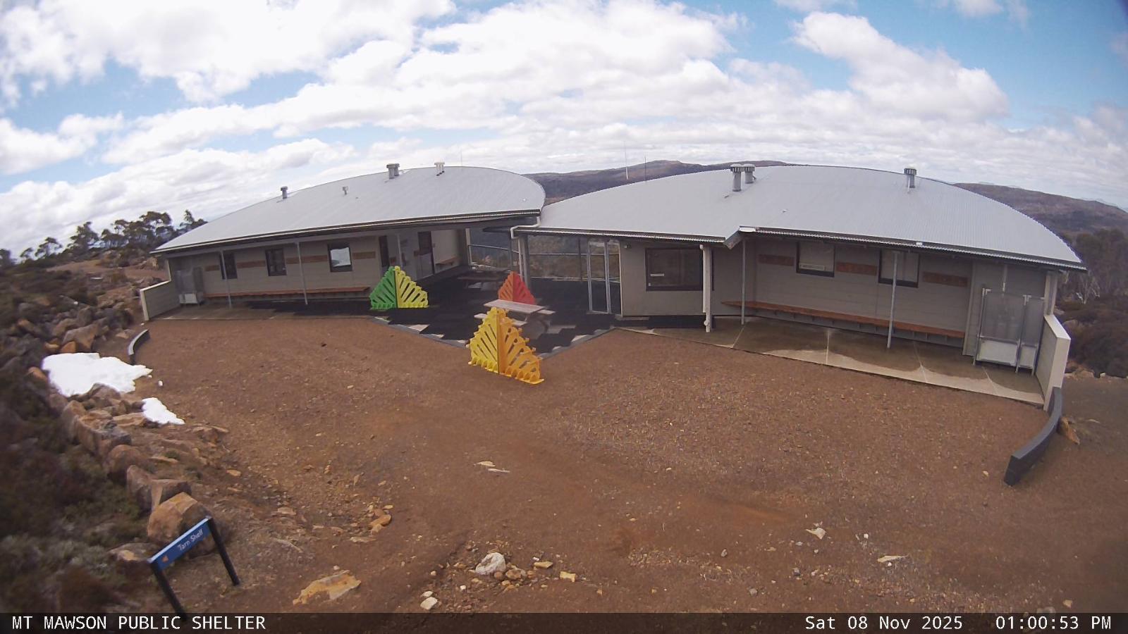 Webcam Mount Mawson: Public shelter