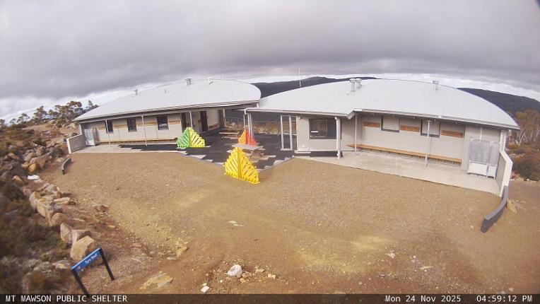 Webcam Mount Mawson: Public shelter