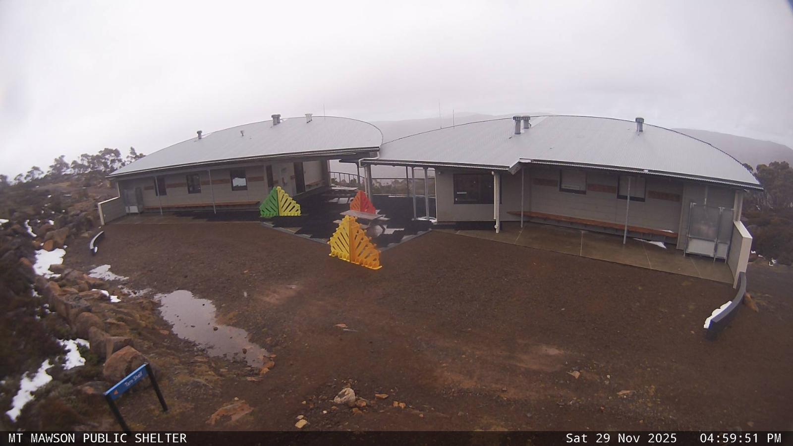 Webcam Mount Mawson: Public shelter