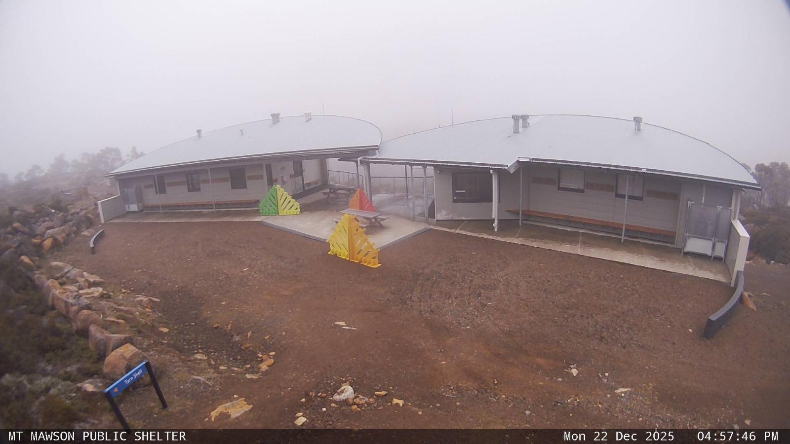 Webcam Mount Mawson: Public shelter