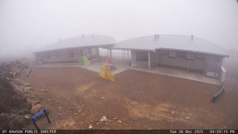 Webcam Mount Mawson: Public shelter