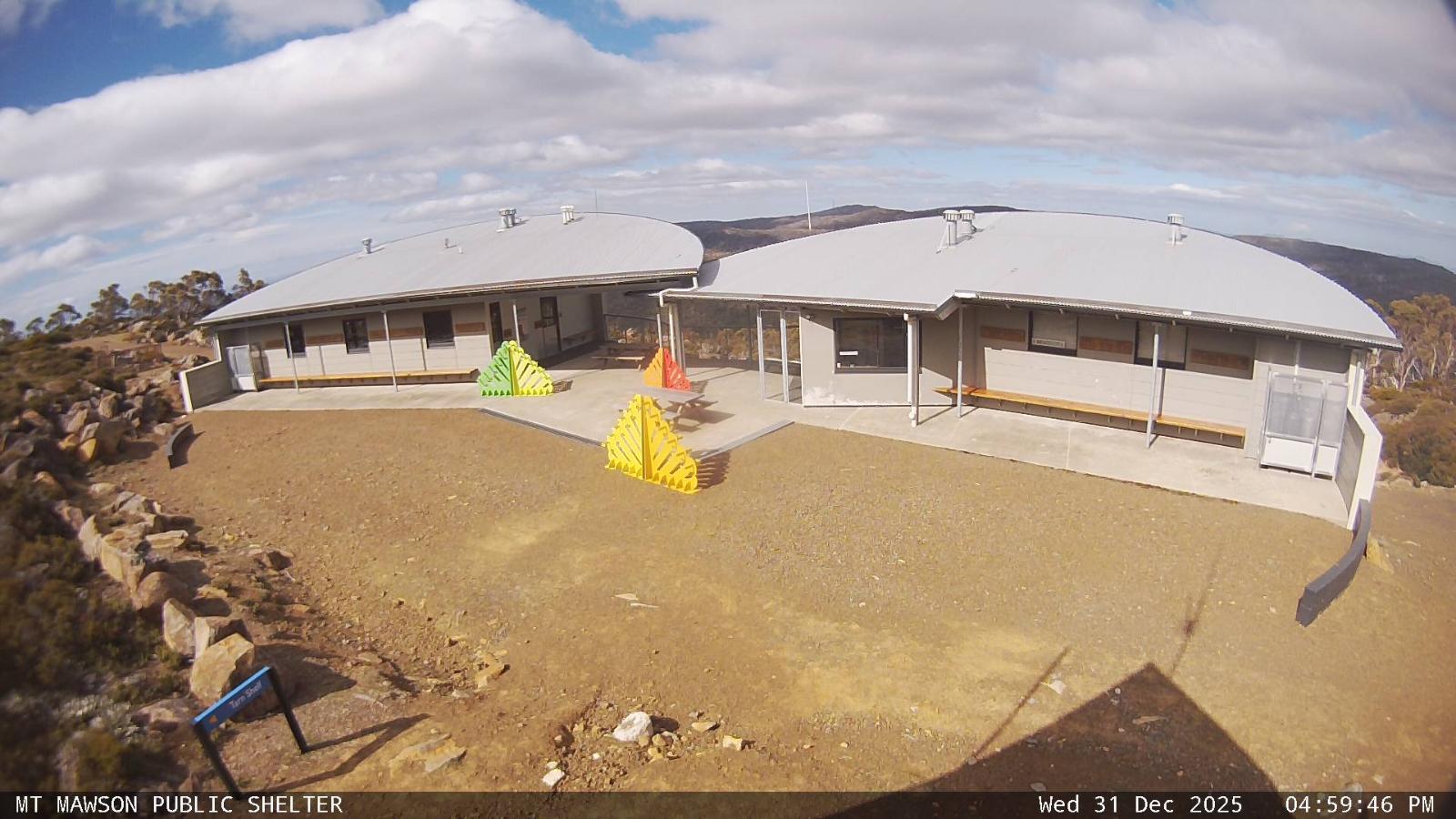 Webcam Mount Mawson: Public shelter