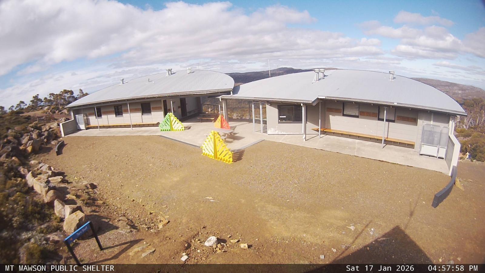 Webcam Mount Mawson: Public shelter