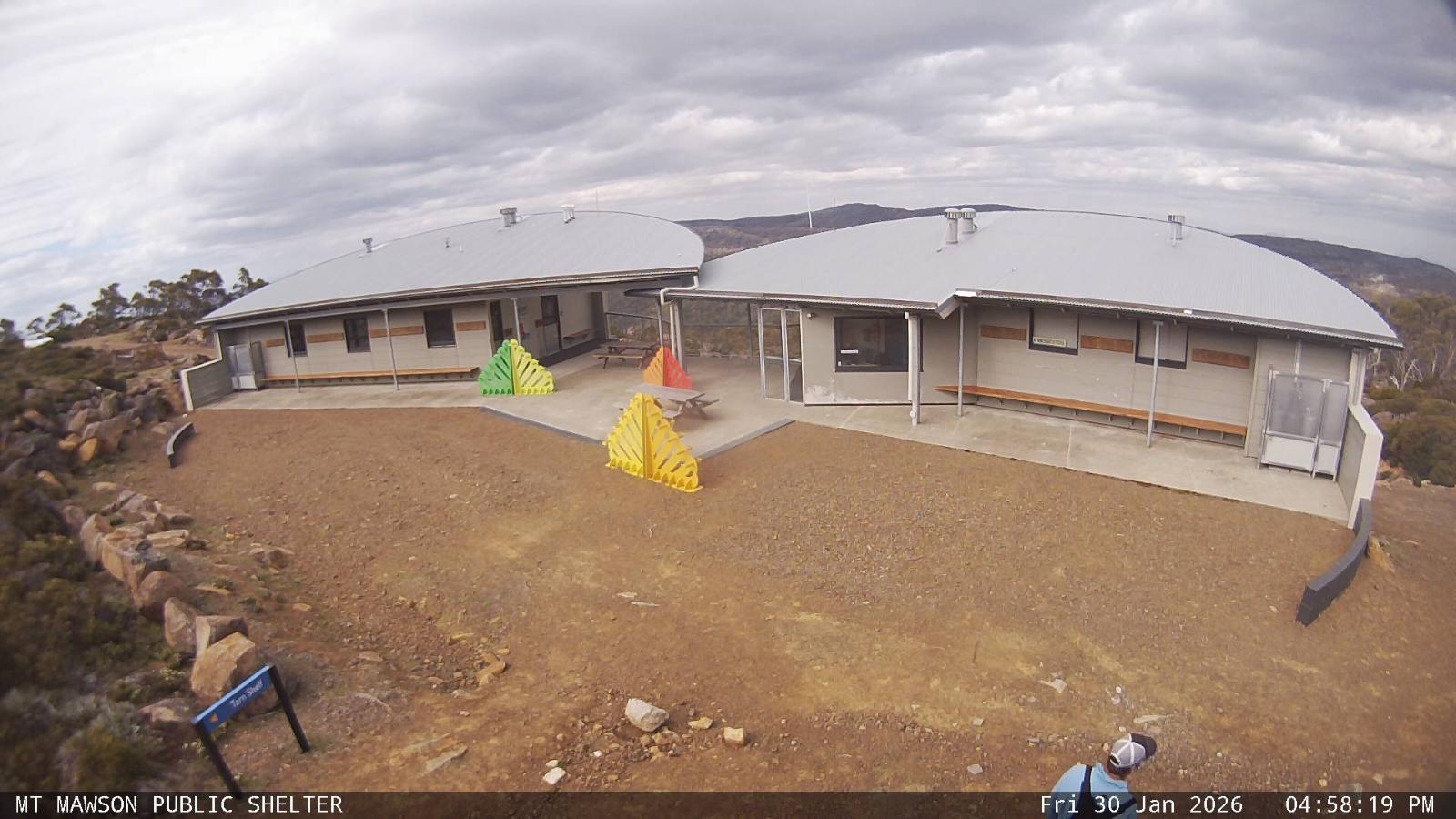 Webcam Mount Mawson: Public shelter