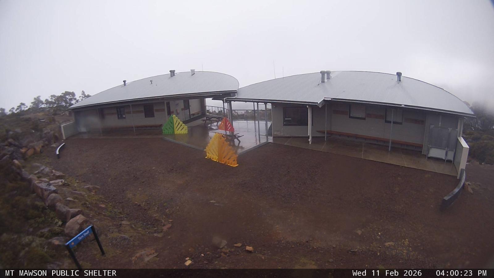 Webcam Mount Mawson: Public shelter