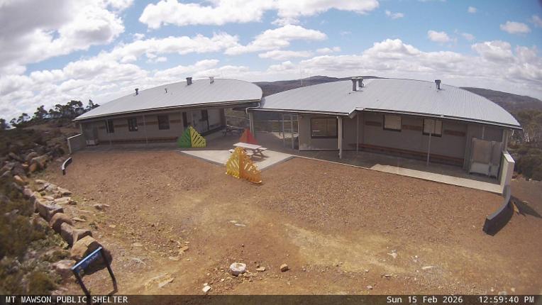 Webcam Mount Mawson: Public shelter