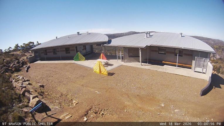Webcam Mount Mawson: Public shelter