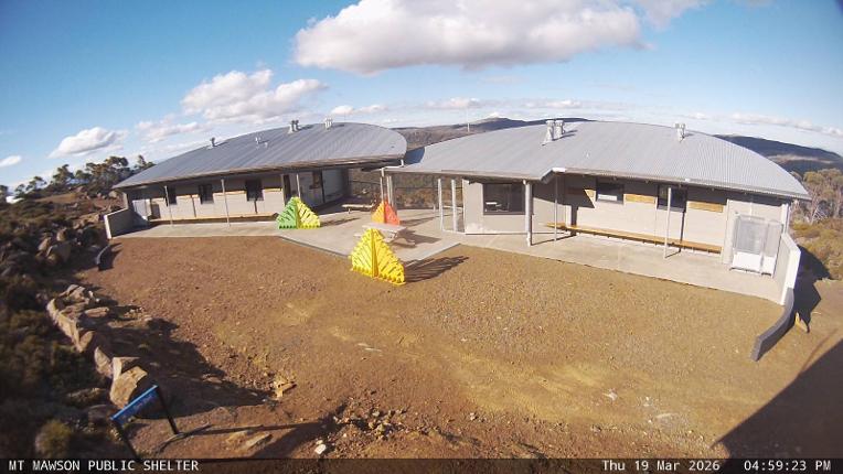 Webcam Mount Mawson: Public shelter